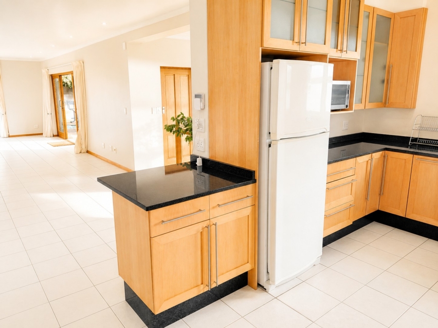 To Let 3 Bedroom Property for Rent in Simons Kloof Western Cape